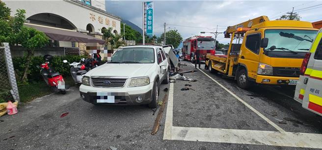 台9线180公里处秀林乡加湾段下午发生严重事故，1人失去呼吸心跳紧急送医急救，2人轻伤，警方及消防人员到场处理。图／民眾提供