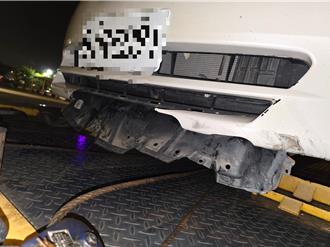 國道驚現不明「巨大異物」   11車撞上「底盤都掉了」2駕駛受傷