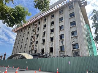 被0403強震重創成危樓 40年花蓮國軍英雄館今起拆除
