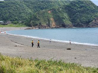 宜蘭內埤海灘驚見拖鞋手錶　婦人疑落海生死未卜