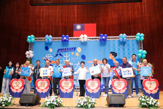 3.5小時站好站滿！盧秀燕出席這活動「腰腿太勇」 媽媽事蹟再＋1