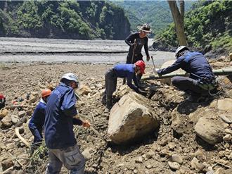 獨家》桃源一家5口墜谷第9天改空拍　搜救將結束原因曝光