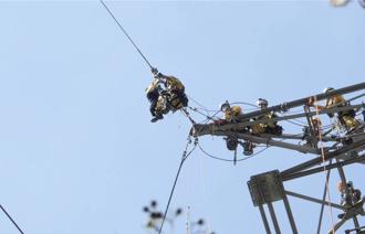 詭異！住高雄移工竟北上300K掛20樓高電纜亡    將驗屍查死因