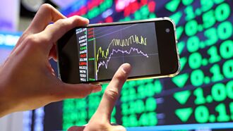 鴻海、技嘉 AI概念護體