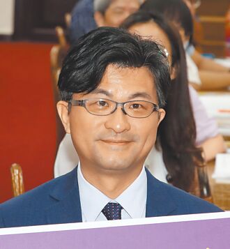 赴宴人士称临时邀约 事前不知与车商餐叙