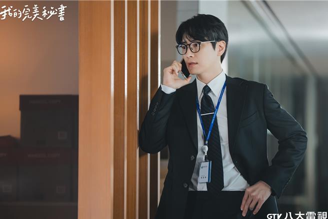 李浚赫在劇中飾演個性溫柔且善解人意的單親爸。（八大提供）