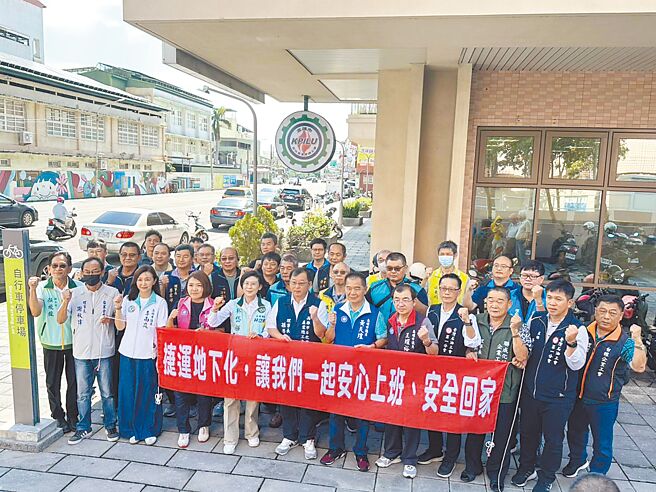 高雄市石化產業總工會6日強烈要求捷運「林園東港林邊線」穿越石化專區路段改採地下化施工，憂心現行高架方案恐危急公共安全。（高市議員邱于軒提供／柯宗緯高雄傳真）