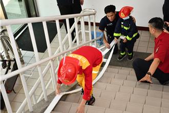 滅火、高空垂降全都來 台中父親節「消防帥老爸」親子活動超精彩