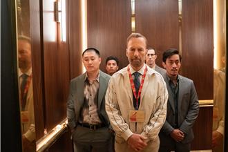 鮑勃奧登科克把成龍當靈感來源 《無名弒2》打鬥戲親自上陣