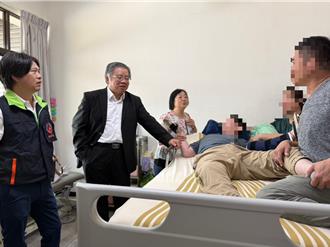 父堅強照顧車禍腦部創傷兒 桃檢表揚「馨毅爸爸」