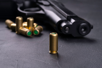 美籍女帶槍來台趴趴走「爽玩三天」  出境遭逮辯亡父遺物