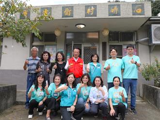 嘉縣豪雨山區停班8日 偏鄉醫護風雨無阻巡診、帶藥送暖