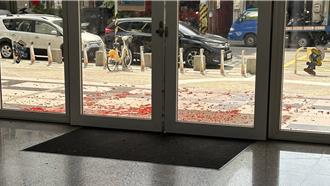 台中梧棲區公所遭丟鞭炮！　男疑因急難救助未果洩憤