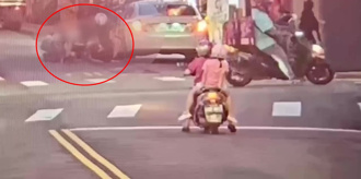 假幣商真詐騙！30萬血汗錢險飛了 警飛撲壓制逮車手