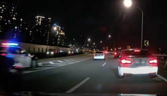 誇張！「新北環快」停車看煙火遭警驅趕 竟死撐繼續拍