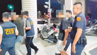 鳳梨店遭潑泥水 追400公里逮2嫌