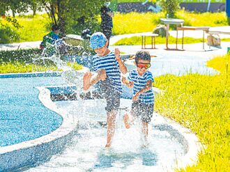 新店十四張公園 變身水樂園