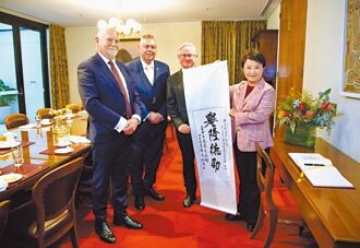 盧到訪 澳洲政要稱雪中送炭