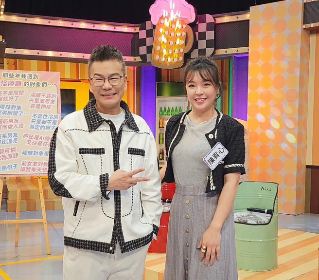 想救恩師沈玉琳(圖左)跑去慈濟骨隨建檔，藝人陳宥心是B肝帶原者資格不符遭拒絕。(翻攝陳宥心臉書)