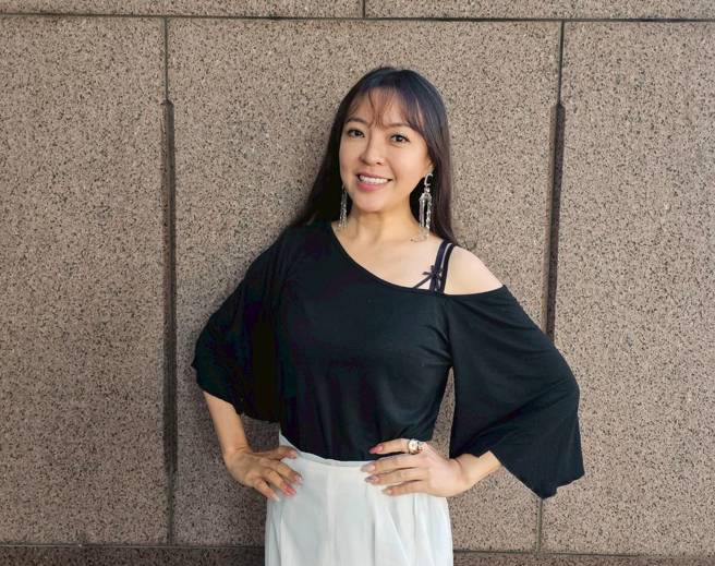 藝人陳宥心不捨恩師沈玉琳受血癌病痛折磨，自願骨隨捐贈配對。(記者游定剛拍攝)