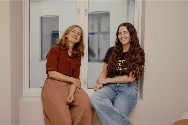 來自挪威的雙人女團M2M暌違多年回歸，11月將來台開唱。（54 Entertainment提供）