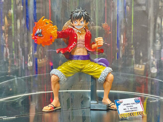 「航海王 Grandista-蒙其·D·鲁夫-特别版～活动限定金属色版本～」模型，价格以现场为主。 （徐梓榕摄）