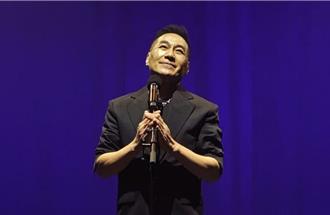 獨家》三金歌王文章連迎雙喜　重返校園當「小大一」