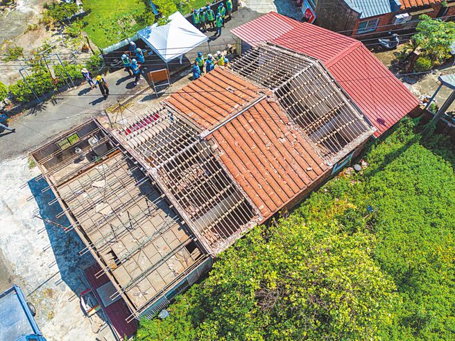 丹娜絲風災重創台南，推估目前仍有3成待修繕或拆除。（台南市政府提供／曹婷婷台南傳真）