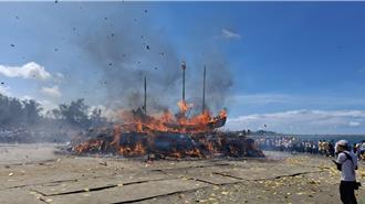 普濟殿燒王船 漁光島湧上萬人 西羅殿斷交恩怨難落幕