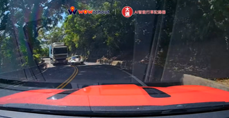 保時捷業務逆向超車還喊告 公司發聲明：已停職處分