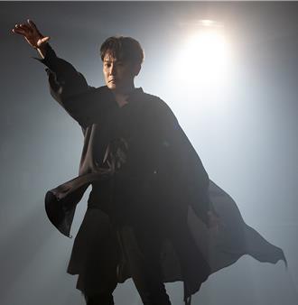 張信哲衝4地砸千萬拍MV 親曝追夢困難心聲