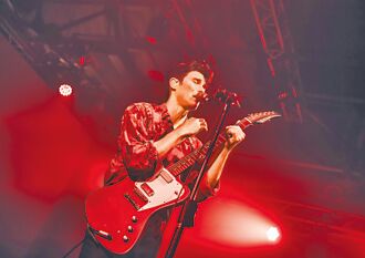 鳳小岳吉他Solo掀《艋舺》回憶殺