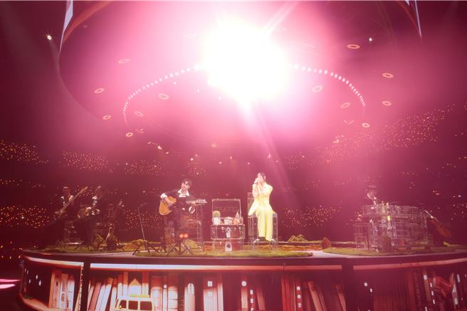 刘若英耗资6000万升级「飞行日」4.0版演唱会舞台。（相信音乐提供）