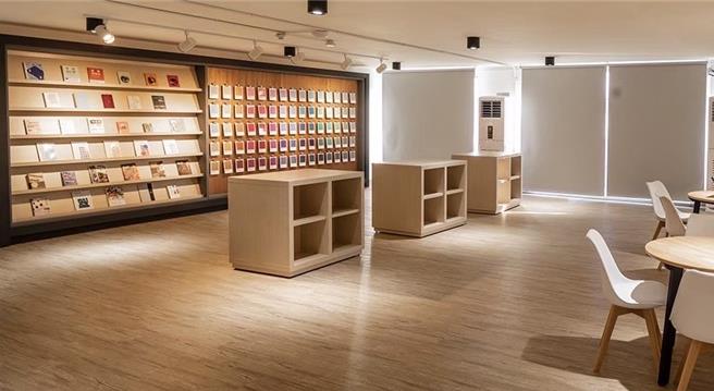 桃園市青年局為強化桃園設計庫輔導能量，今年除保留原有30名專業顧問外，再增聘3名顧問及4名實務業師，協助進駐團隊整合資源、拓展市場，提升創業成功率與設計實力。（桃園市青年局提供）