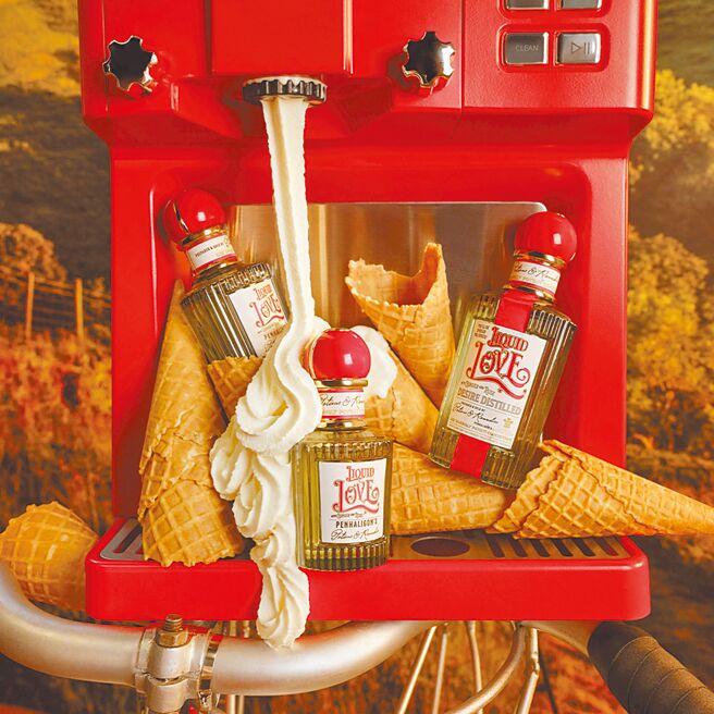 SOGO復兴馆PENHALIGON’S炽烈玫瑰淡香精1瓶50ml，售价6385元，限20瓶。（远东SOGO提供）