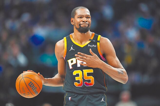 開幕戰對雷霆將成杜蘭特穿上火箭球衣的首場例行賽。（美聯社）