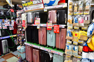 日本買新行李箱「亂丟舊箱下場慘」秒噴223萬 達人教解套方法