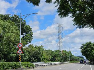 墾丁測速桿多到爆！近期又要新增 網友：度假的心情都沒了