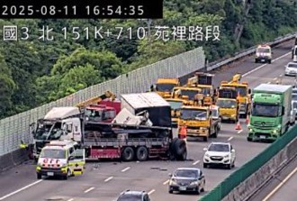 快訊》國3苑裡段南下151公里嚴重車禍！ 大車追撞車流回堵「塞爆」
