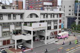 8月男婴颅内出血昏迷送医　警带回父母、保母厘清案情