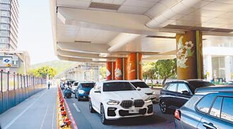 台北劍南路車流回堵 捷運局急改善