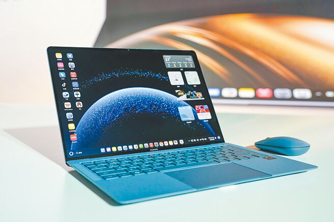 鸿蒙电脑5月风光亮相，这是鸿蒙作业系统首次运用在电脑端上。（新华社）