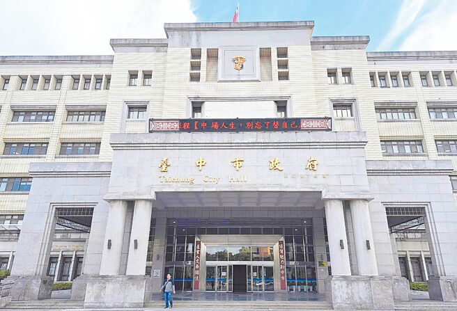 台中市短照服務經費用罄，市民擔憂無法再申請，全家睡不著。對此，衛生局10日回應，受短照服務需求量激增影響，已於6月向勞動部提報追加預算，也盼中央盡速核定通過。（温予菱攝）