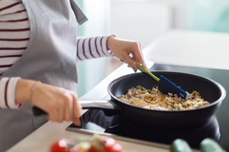 颱風天沒外送「別再吃泡麵」 農糧署推1料理 快速上桌 