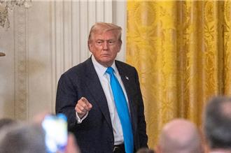 川普恐放行輝達高階晶片Blackwell降規版 專家憂大陸「超車」