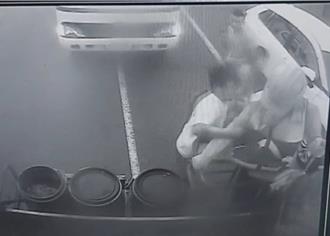 清潔隊員要求垃圾分類遭毆摔下車受傷     台南環保局譴責提告