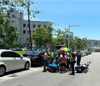 高雄綠園道死亡車禍！少年騎機車撞死過路87歲老婦   里長早已示警 