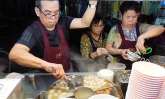  张菲、费玉清都爱吃！「50年甜不辣摊老板骤逝」儿求1事惹鼻酸