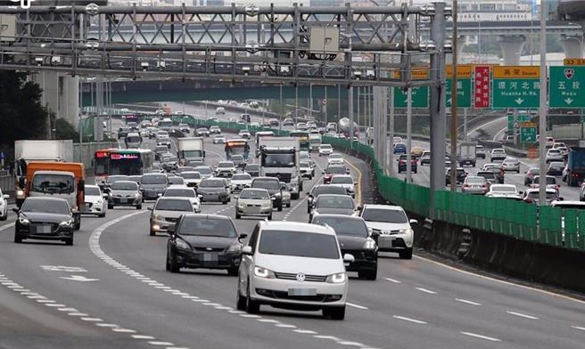 监理服务网「车牌报废与缴销线上申请服务」扩大适用对象范围。示意图。（本报资料照片）