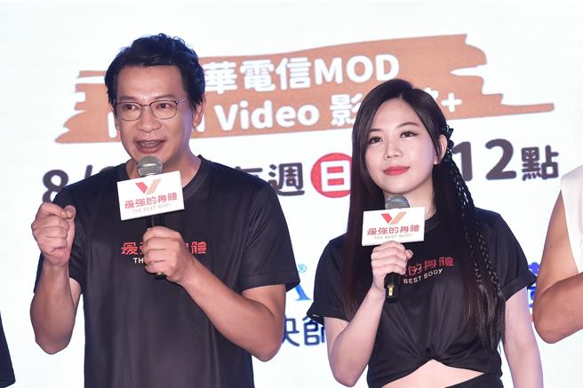 徐展元（左）、蔡尚桦再度合体主持节目。（好看娱乐提供）